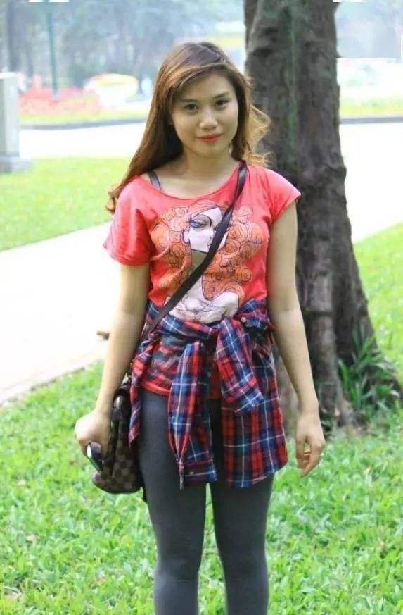 新加坡坠亡女留学生父亲否认＂家暴＂:用痒痒棍打过手心